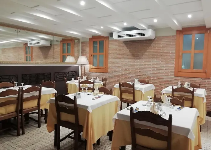 ホテル Ristorante Leon D'oro エステ